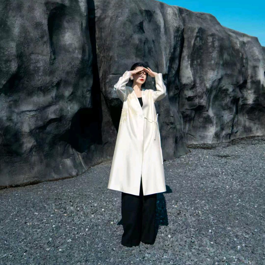 时尚服装批发工厂