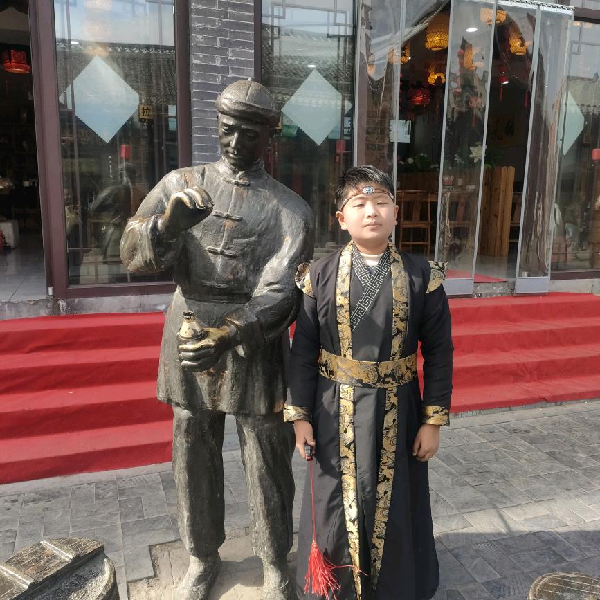 人丑 嘴不甜 兜里还没钱