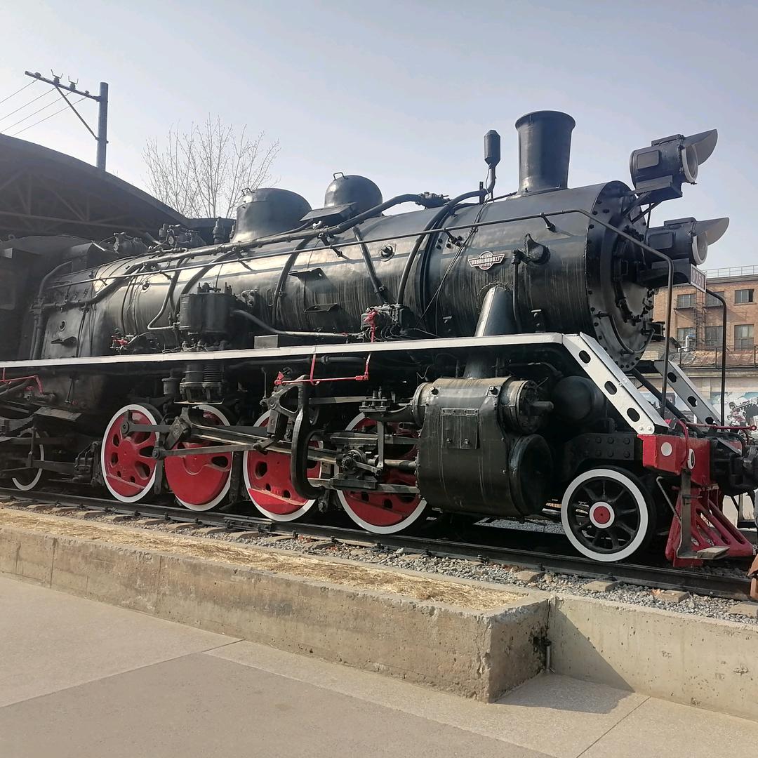 圥忈 （LU  ren）