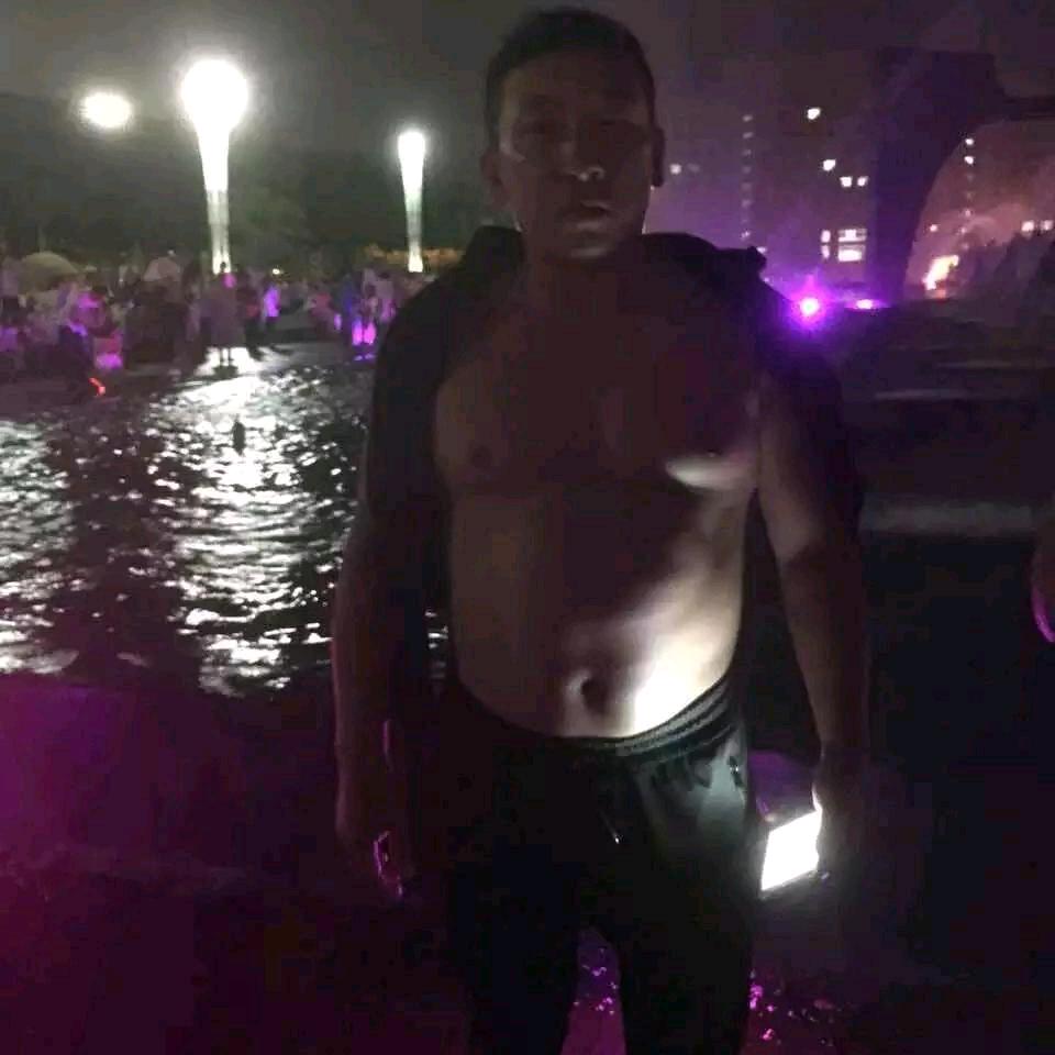 老二百烧烤（关记）特色鸡架串