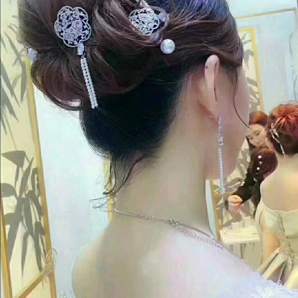 唇红齿白
