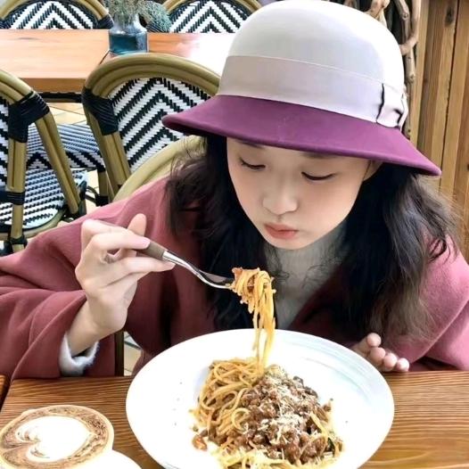 山月杏杏