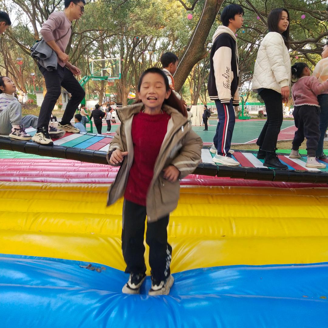 小吴爱玩游戏