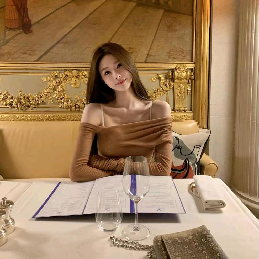 温婉时尚穿搭馆