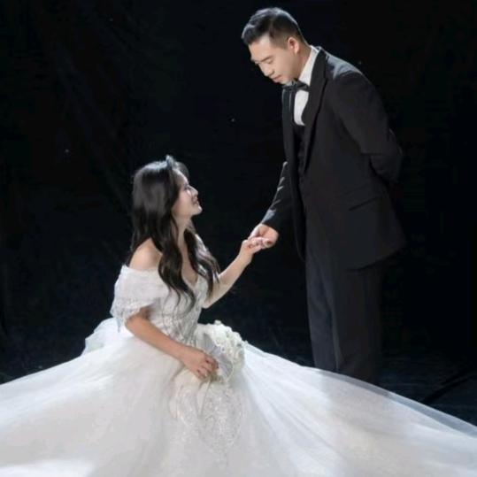 余仲燕老婆我爱你一辈子😘