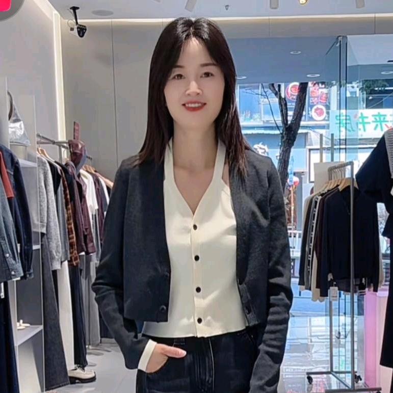 大方新明路卖女装小敏2