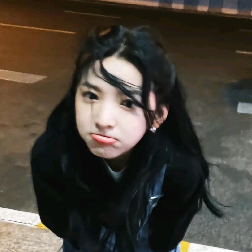 蓝紫色