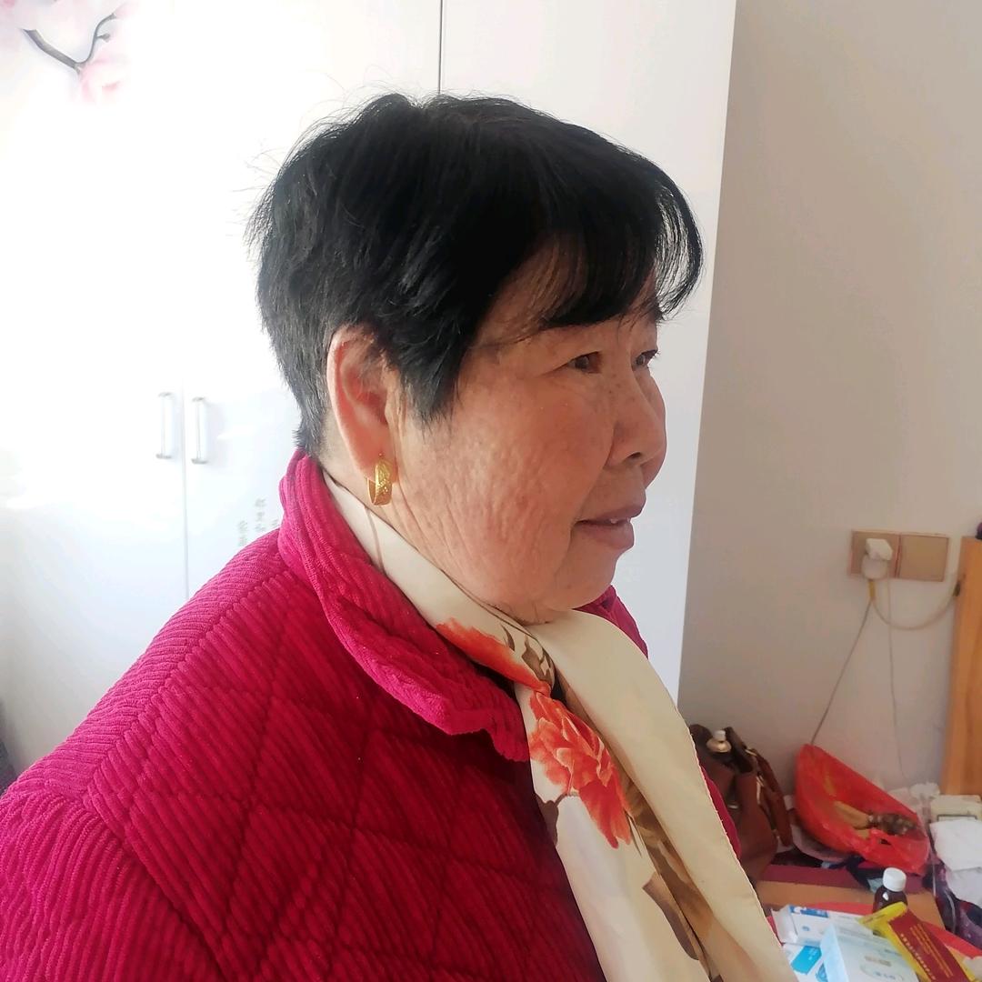 苗晟奶奶“拒私聊：