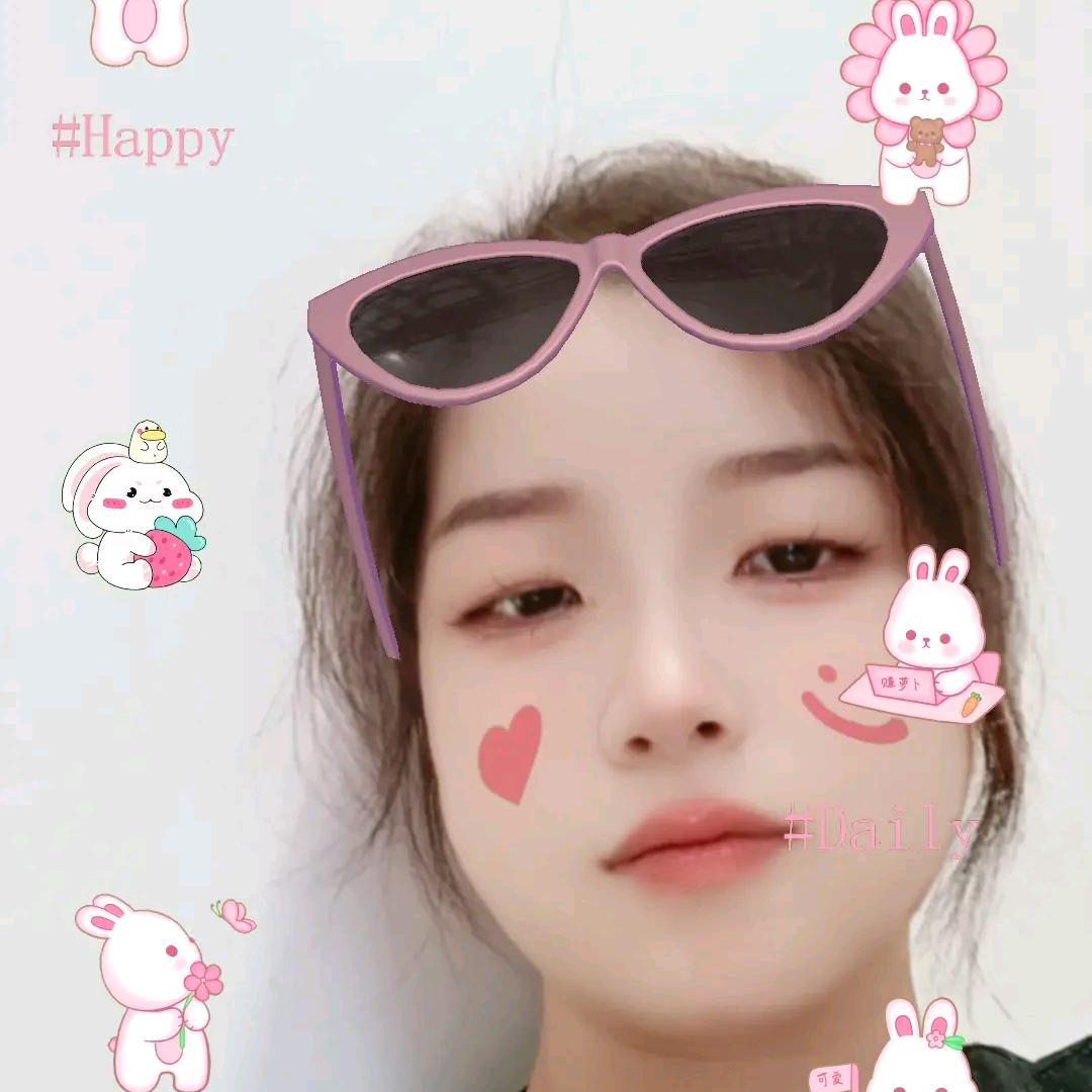 小何