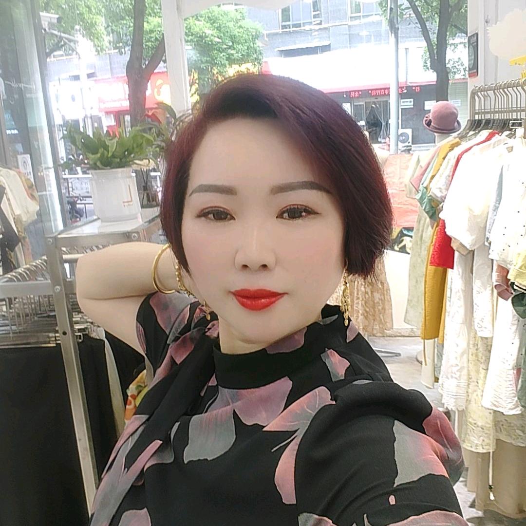 我是在麻阳做美容美发用品批发的万姐