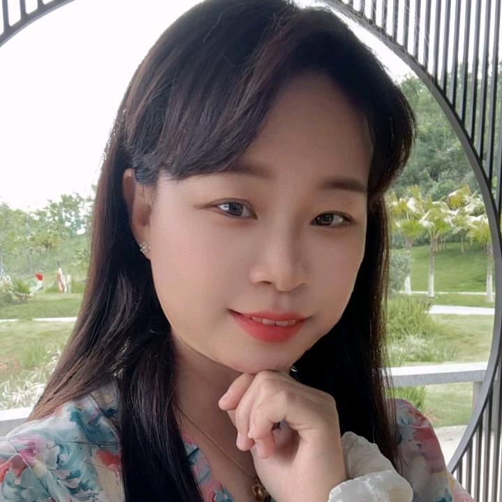 媛媛穿搭