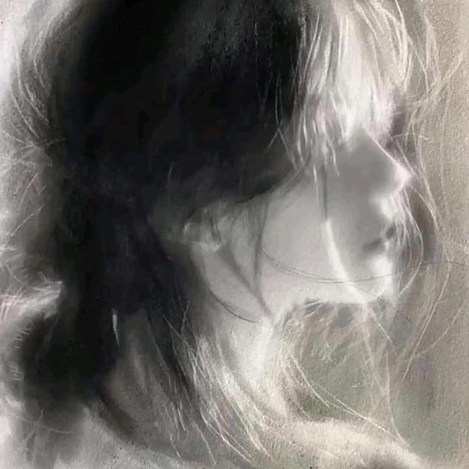 黎洛源.