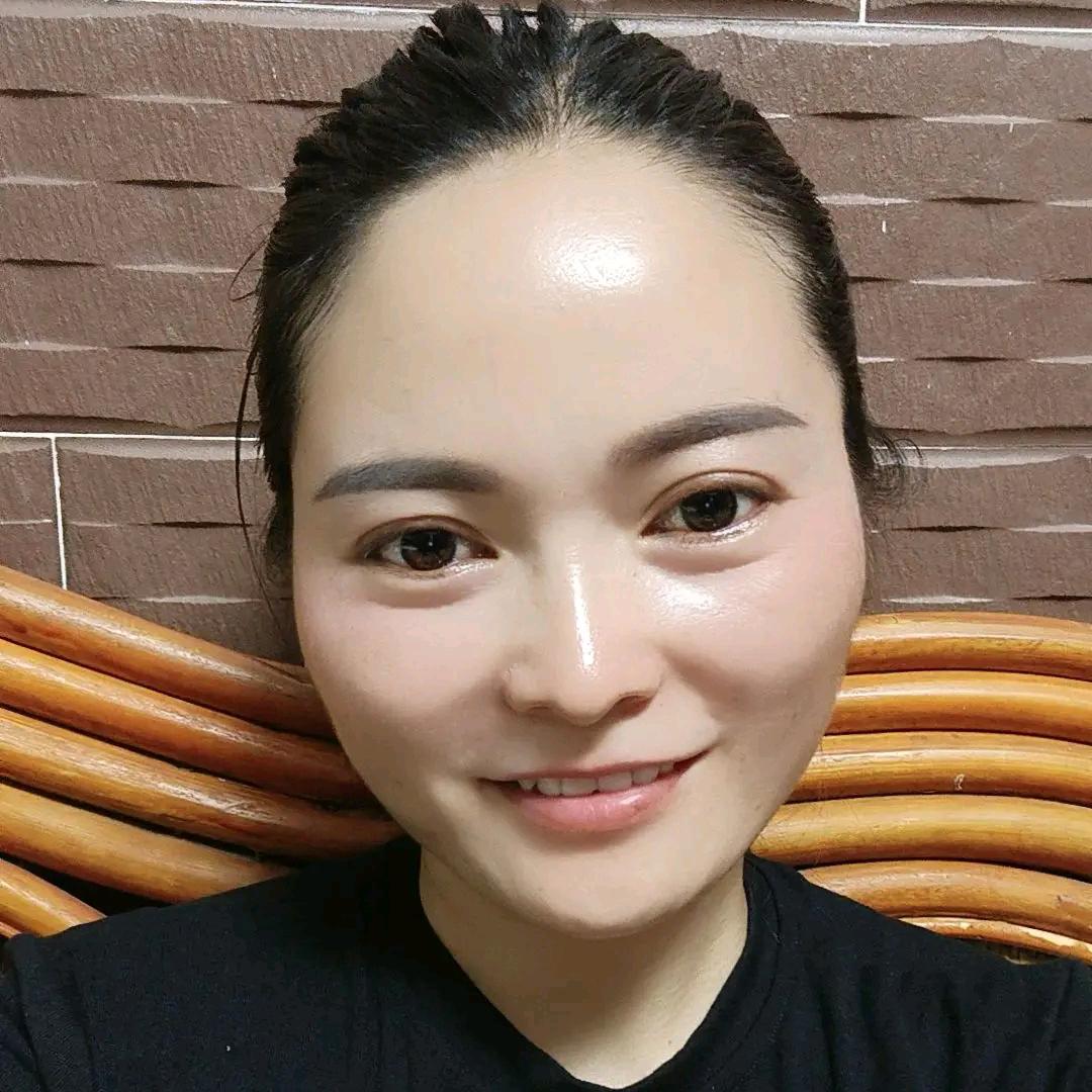 依梦。