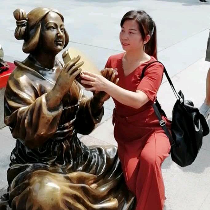爱歌 英姐