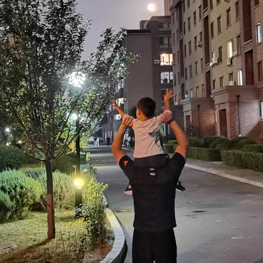 赫宝爸