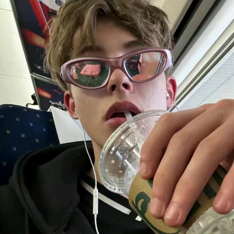 西瓜爱吃超人