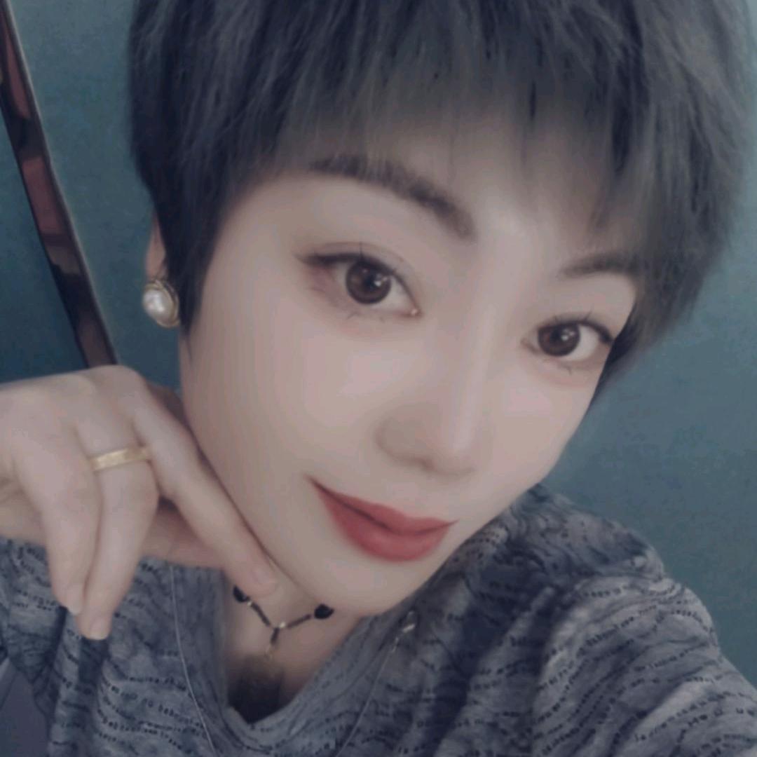 额敏县润姿皮肤管理顾问小吴（柏草日记）