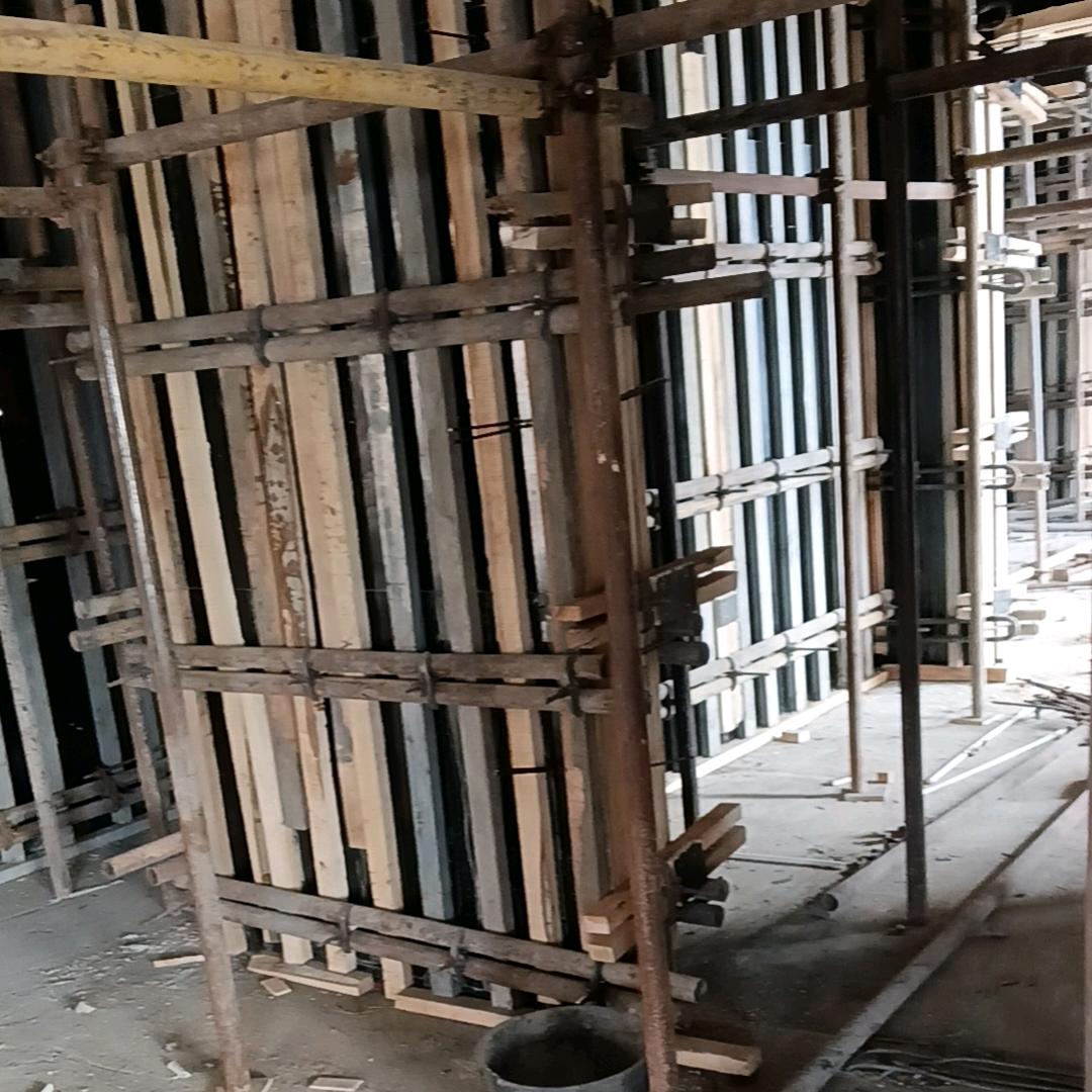 努力前行，工地姐姐，为了碎银几两🔨🔧