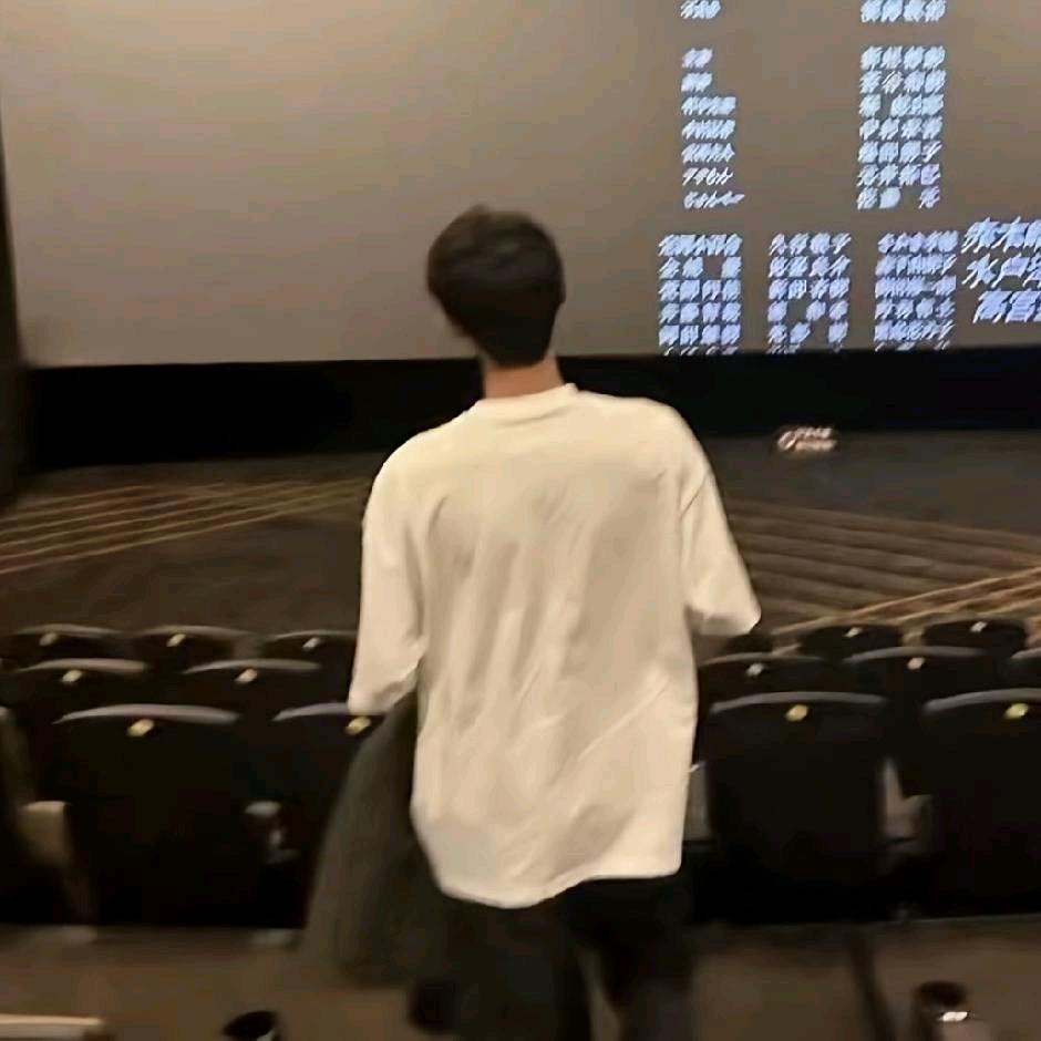 困困的.