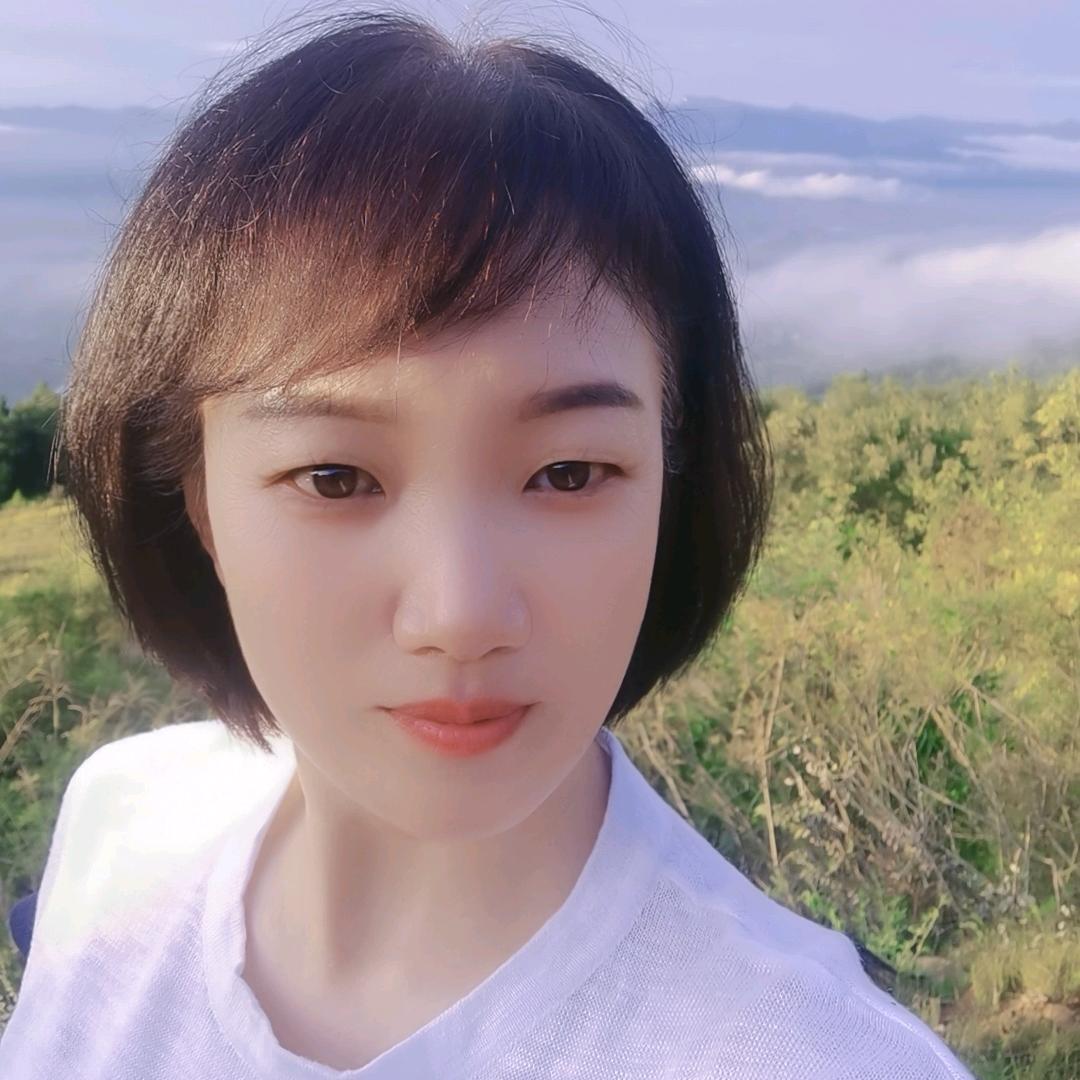 嘴角漂浮一缕轻烟