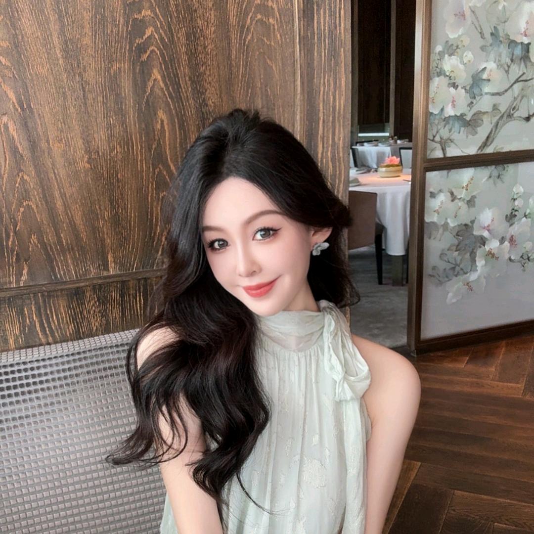 余潇潇日常穿搭分享💕