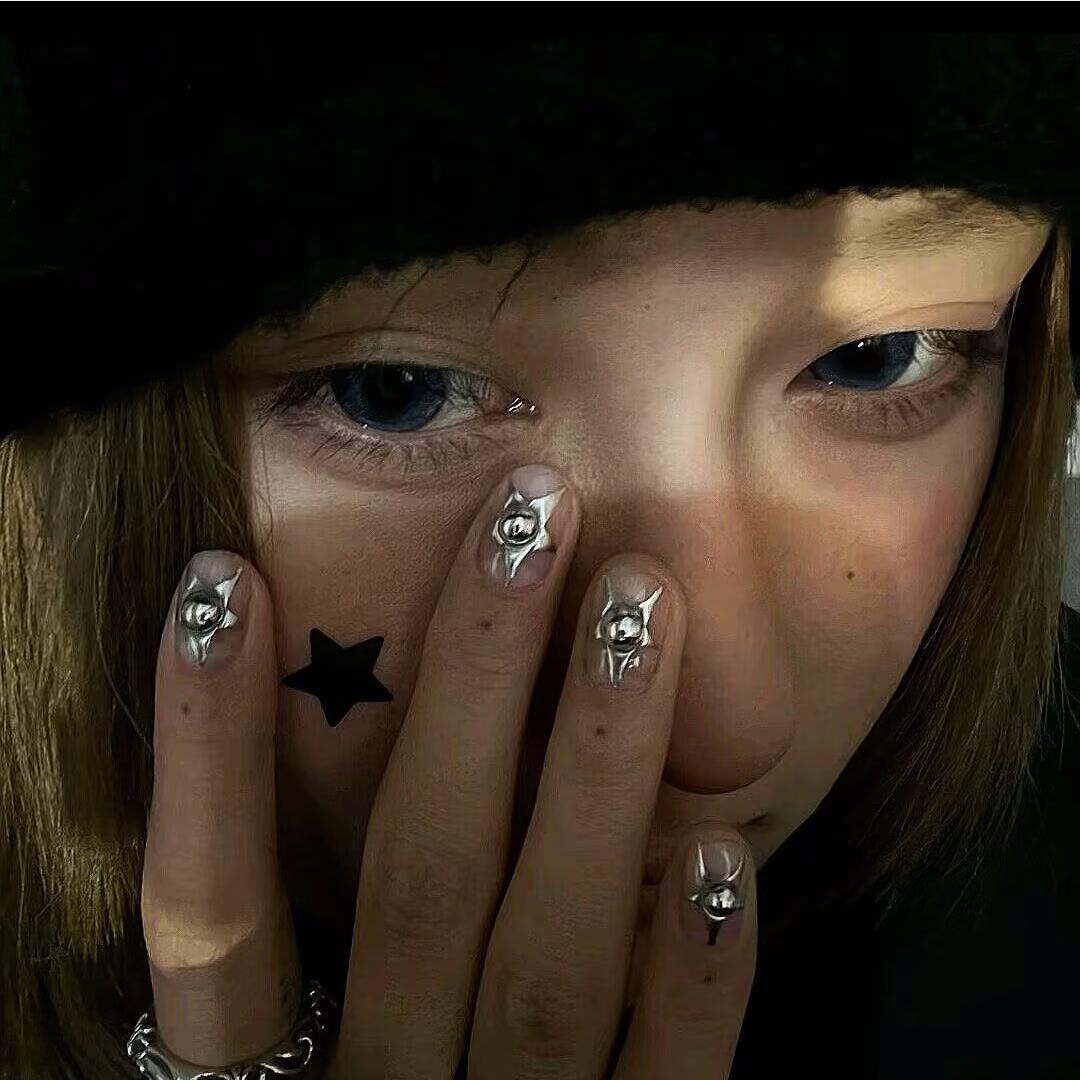 情薄.头像