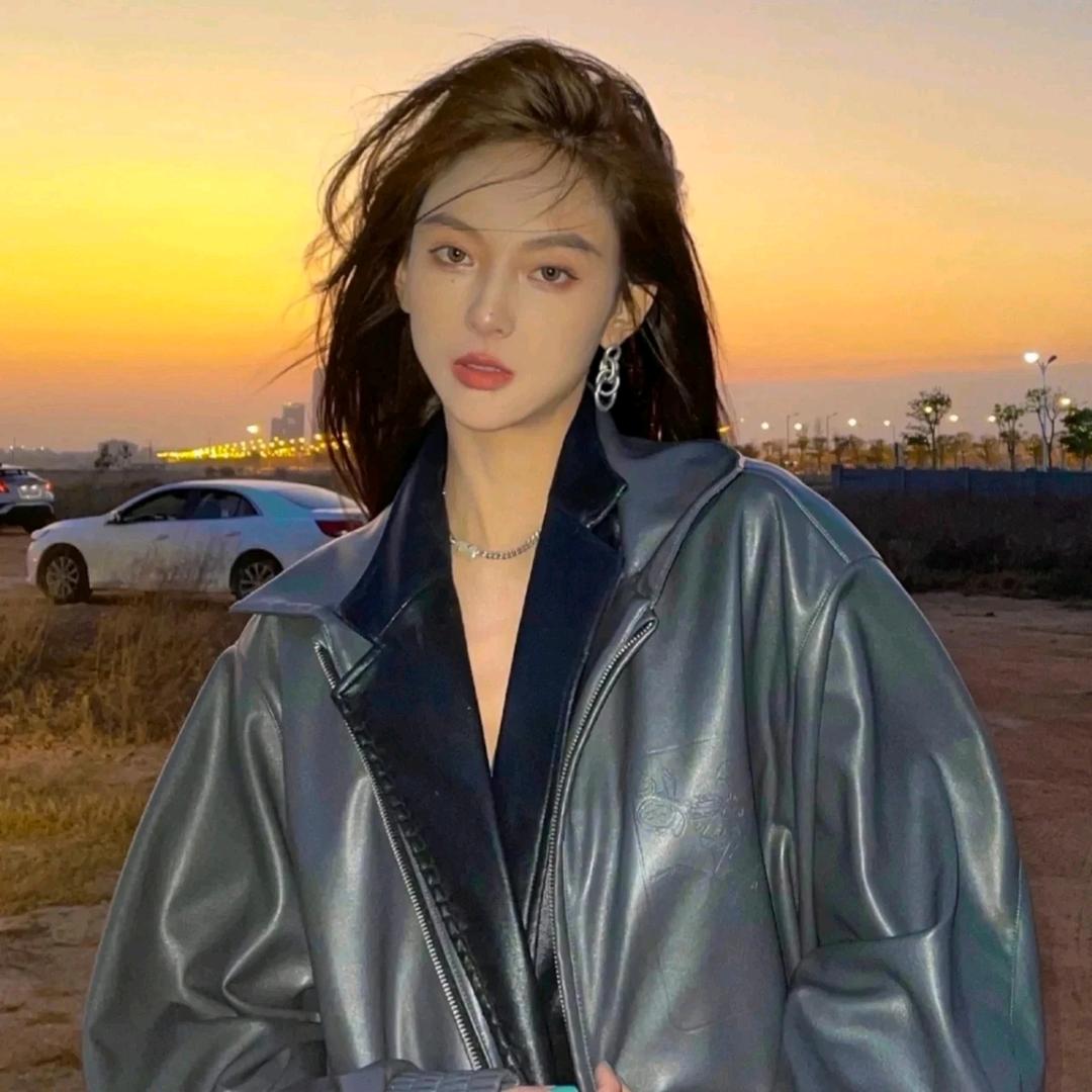 L ⋆⁺☾