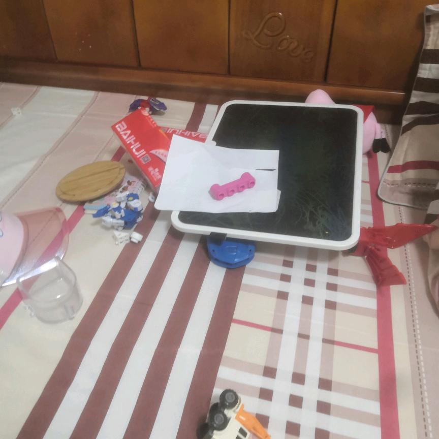杂乱的玩具