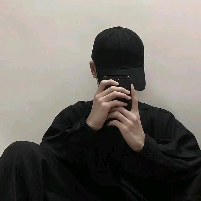 爱睡觉的小男孩