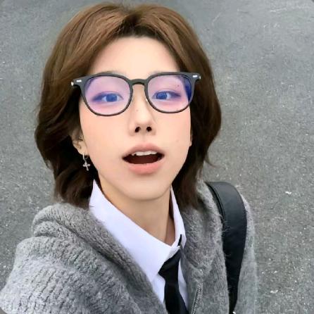 暧.