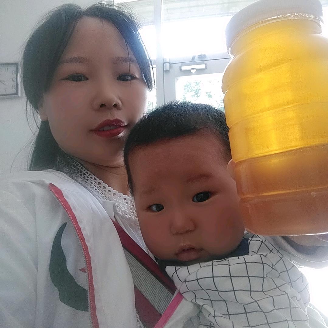 养蜂的小女孩💅💅谭式蜂业欢迎品尝👄