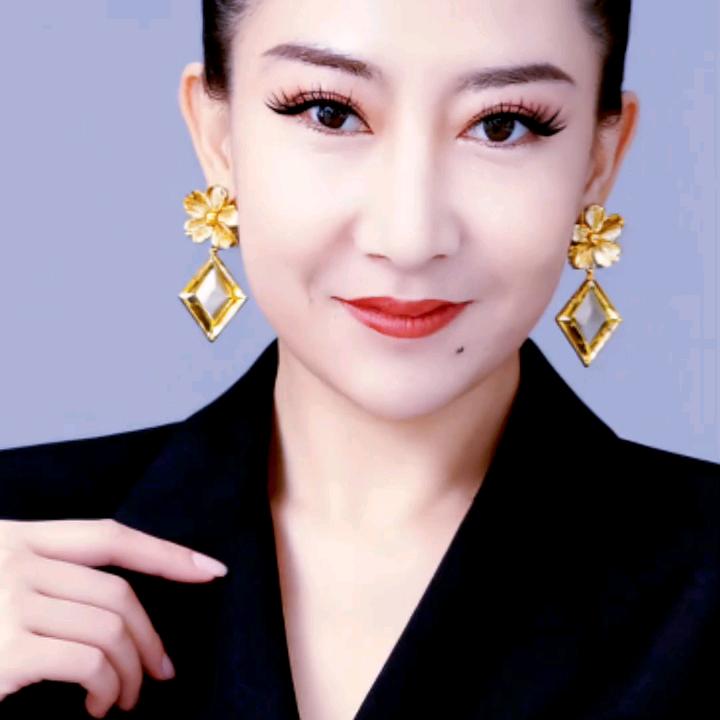 二人转芮莹