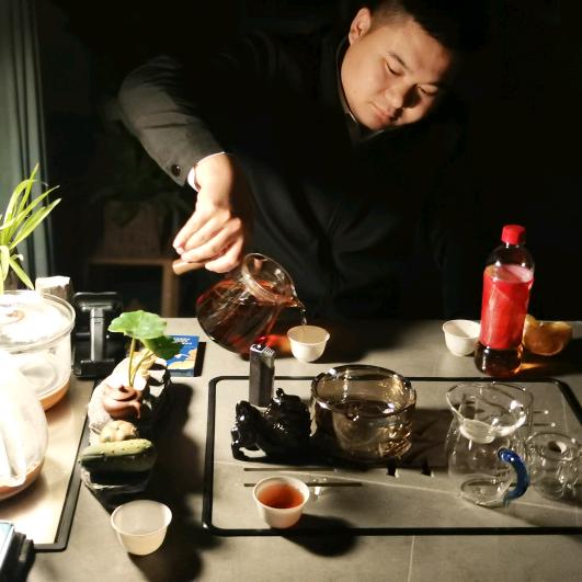 爱养🐟的蛋蛋后（孔雀鱼）