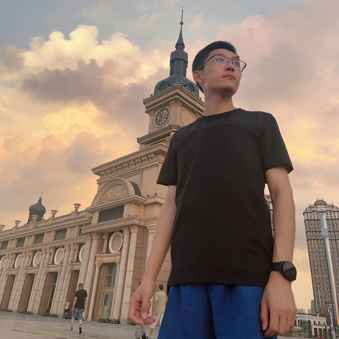 扶老奶奶闯红灯 跑友互关