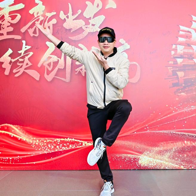 Murphy🇨🇳墨穿越