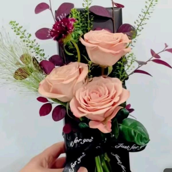 傻妞，首播，晚上7:40