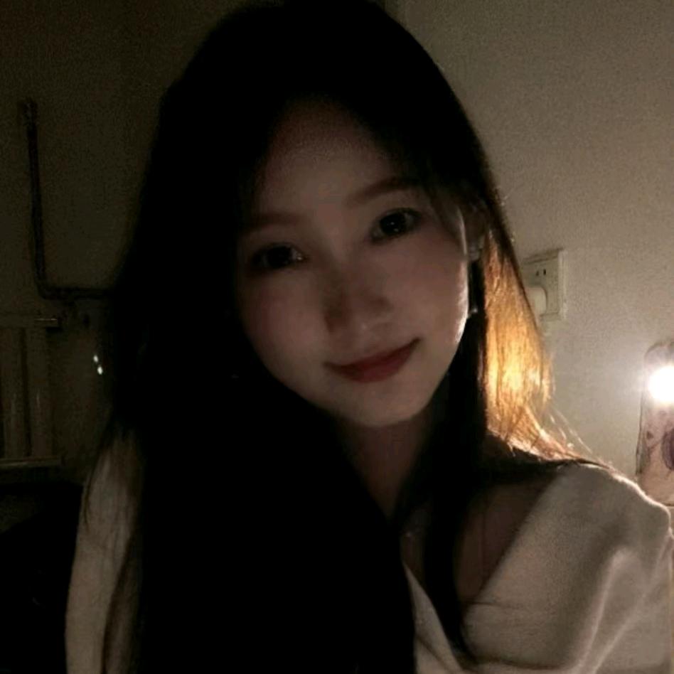 小玲超级乖~