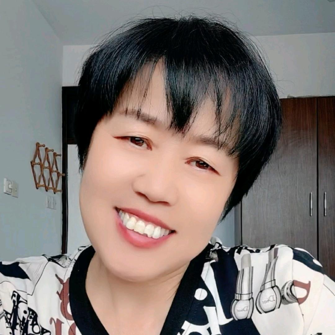 爱心栏姐