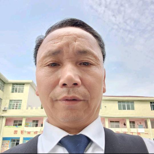 荣刚