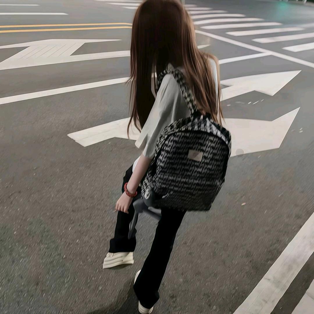 ☆别动我龙帝凹·（最爱朵朵账号.