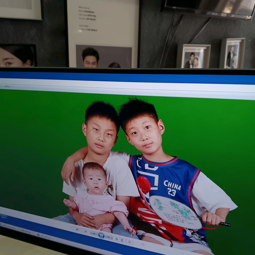 姓李，是知书达理