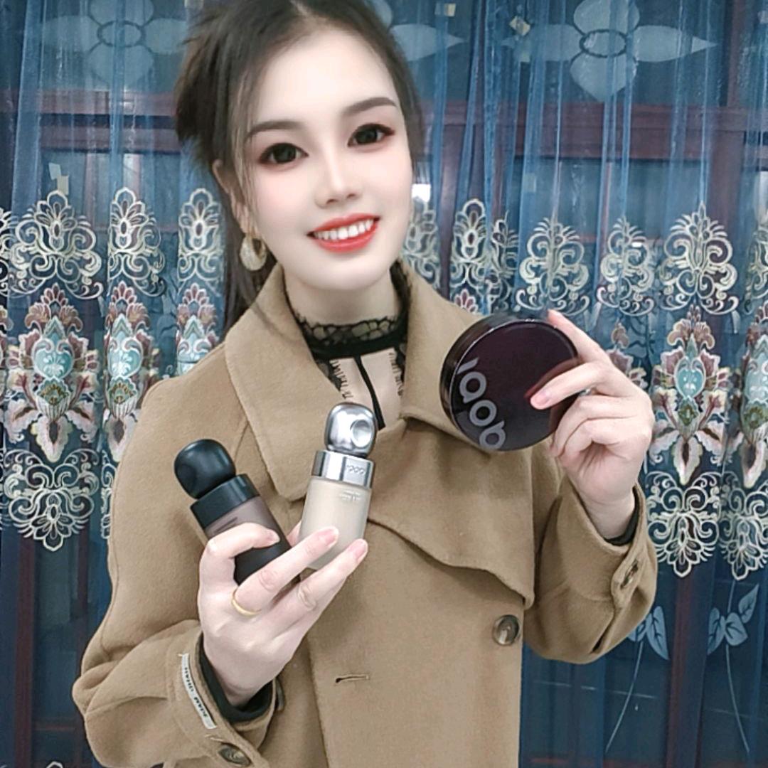 绝对ok不脱妆粉底液。