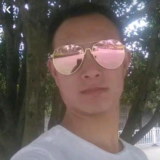 ╰万哥哥