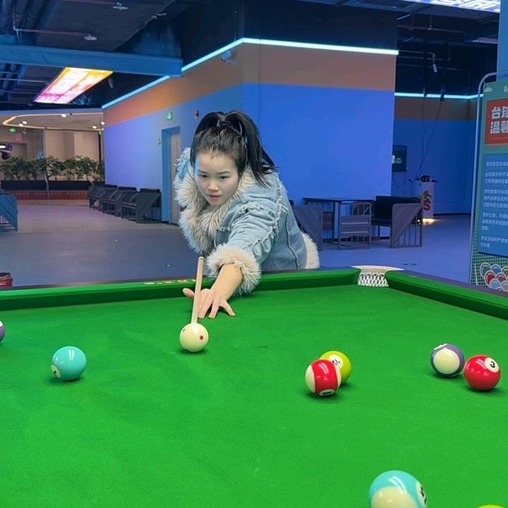 不爱吃香菜的小张