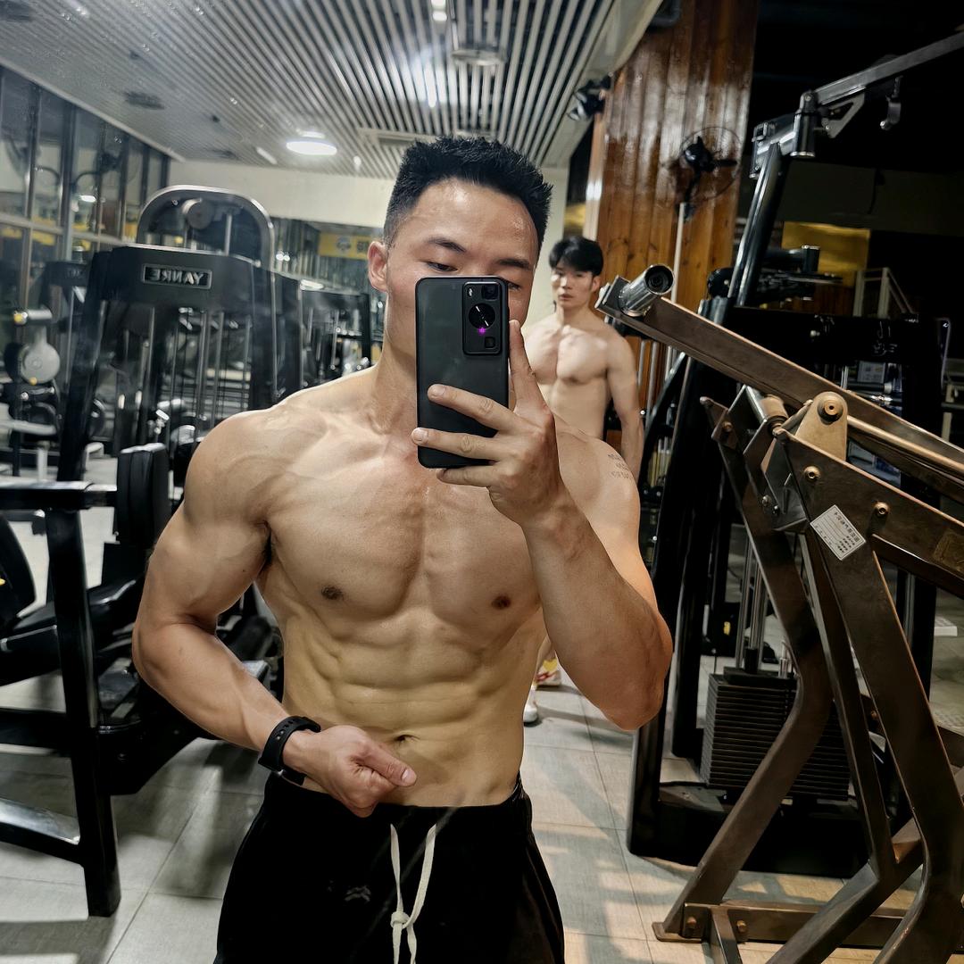 小陈～先生 🏋️⚡️🐳🇵?