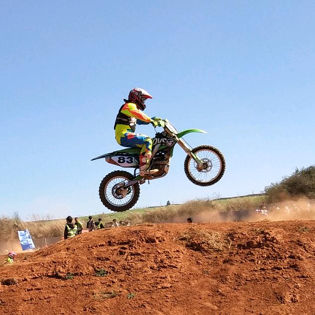 清晨中的第一缕阳光