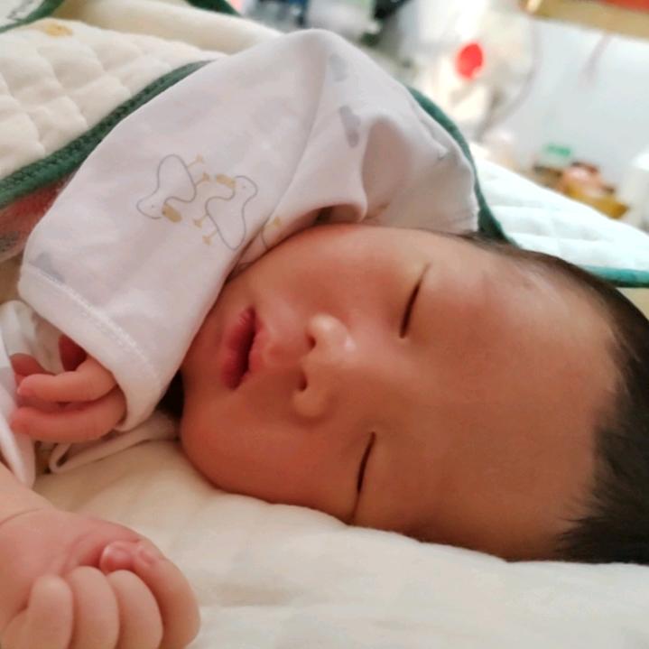 可爱的宝宝😊