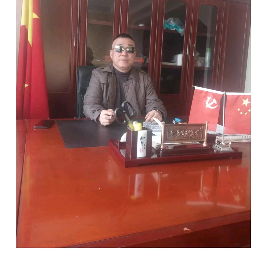黄占华