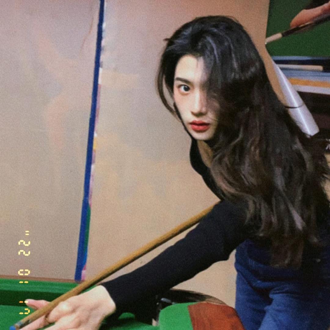 明瑞台球器材、板娘