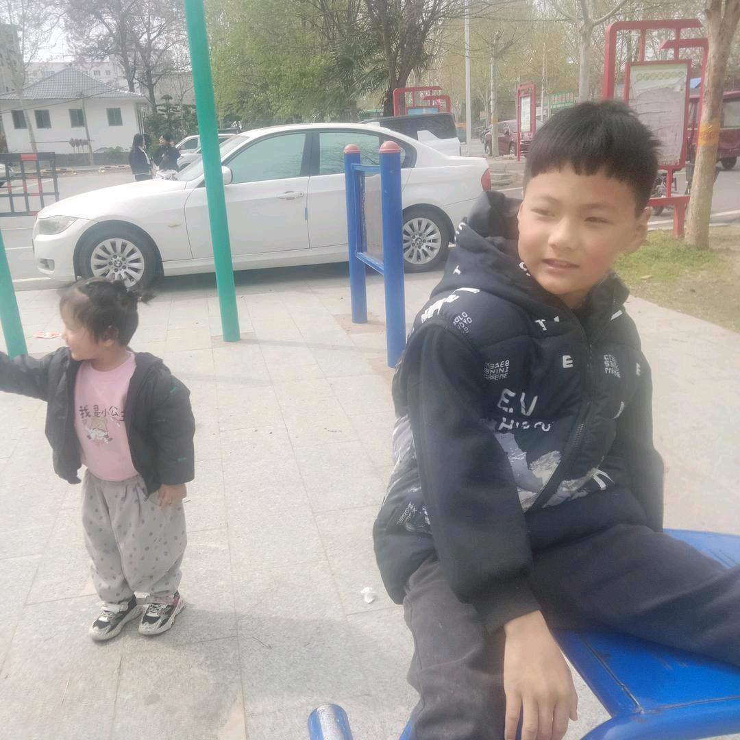 快乐幸福爱笑的郭大姐